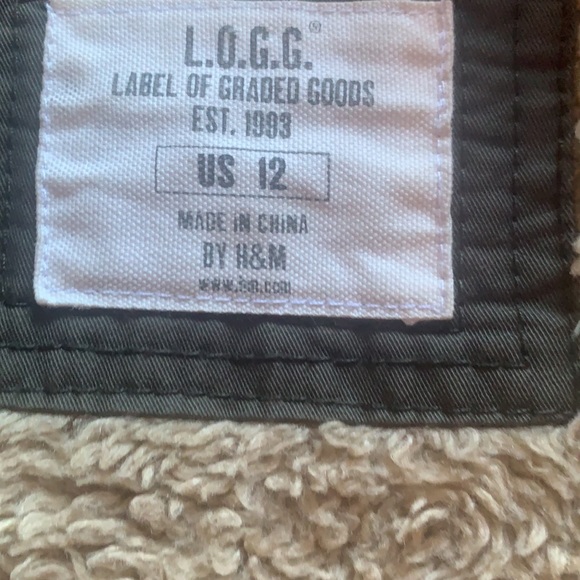 🧥 - Picture 4 of 6